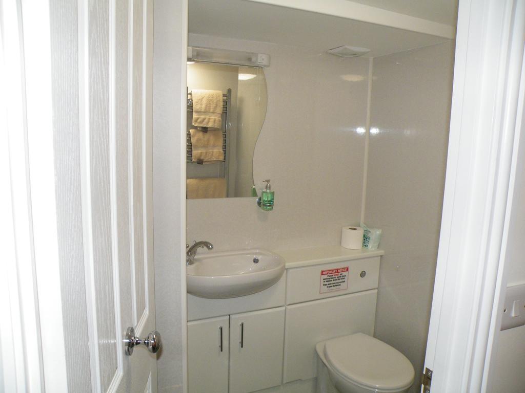 The Fountain Licensed B&B Penzance Ruang foto